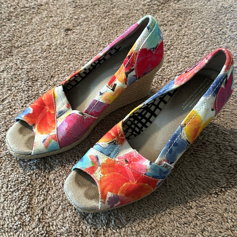 Spring Flower Tom Wedge